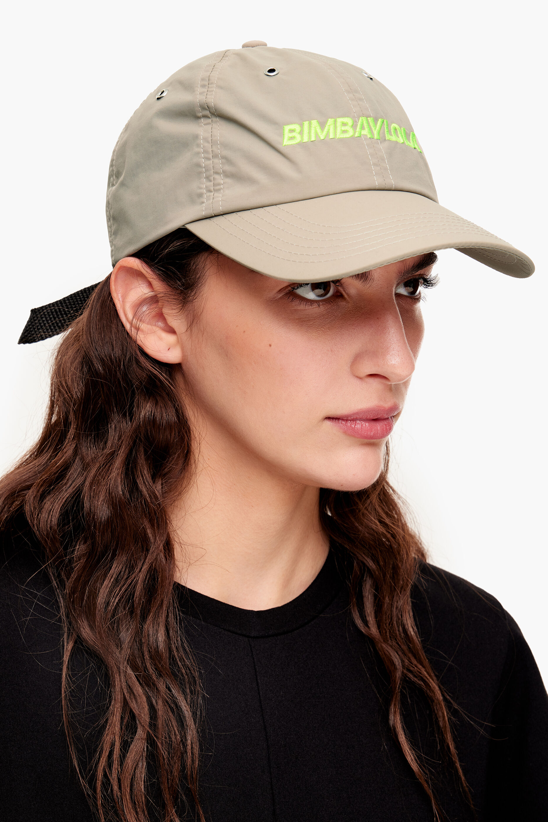 Beige nylon cap