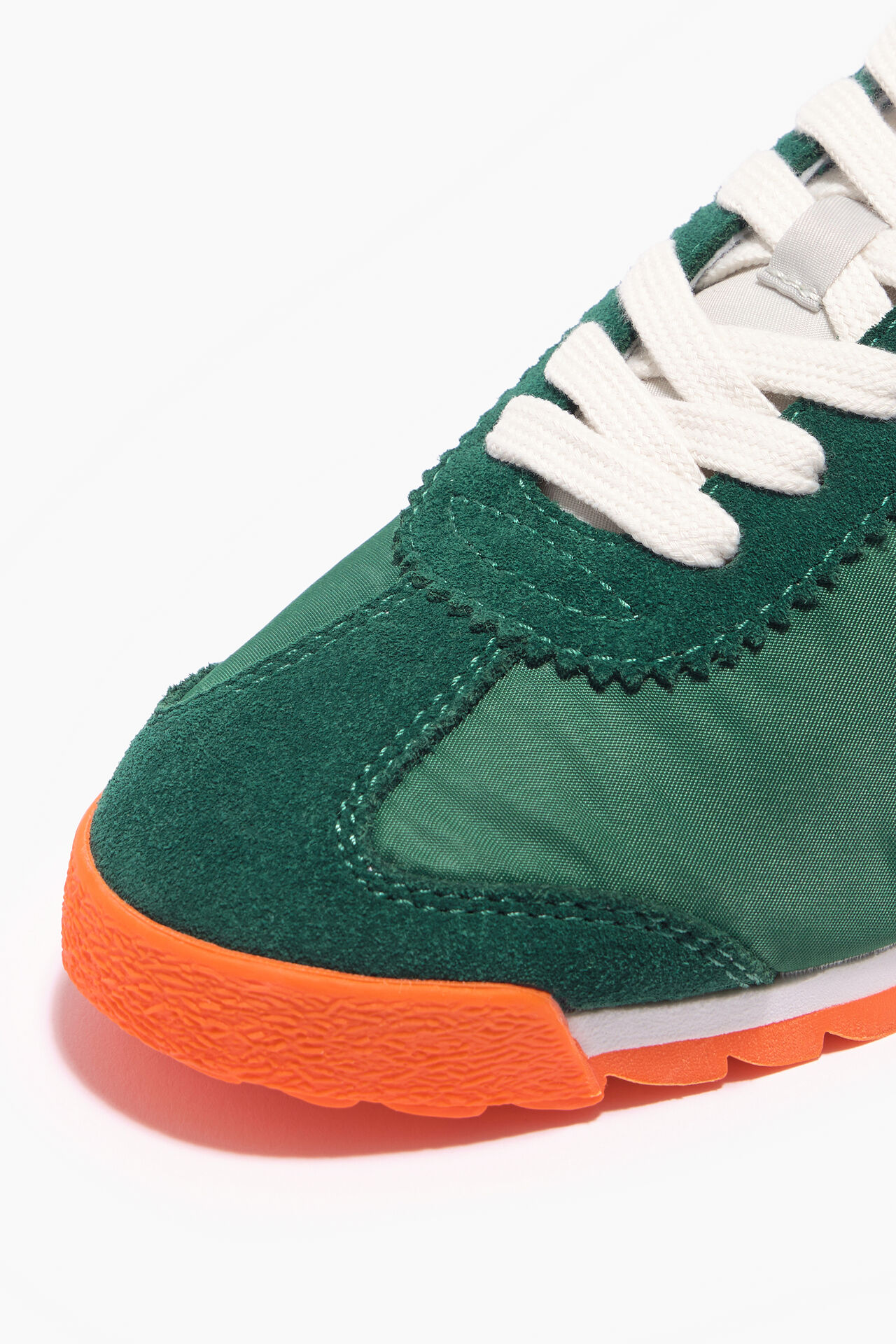 Bimba Y Lola Colour-block Chimo-logo Running Sneaker In Green