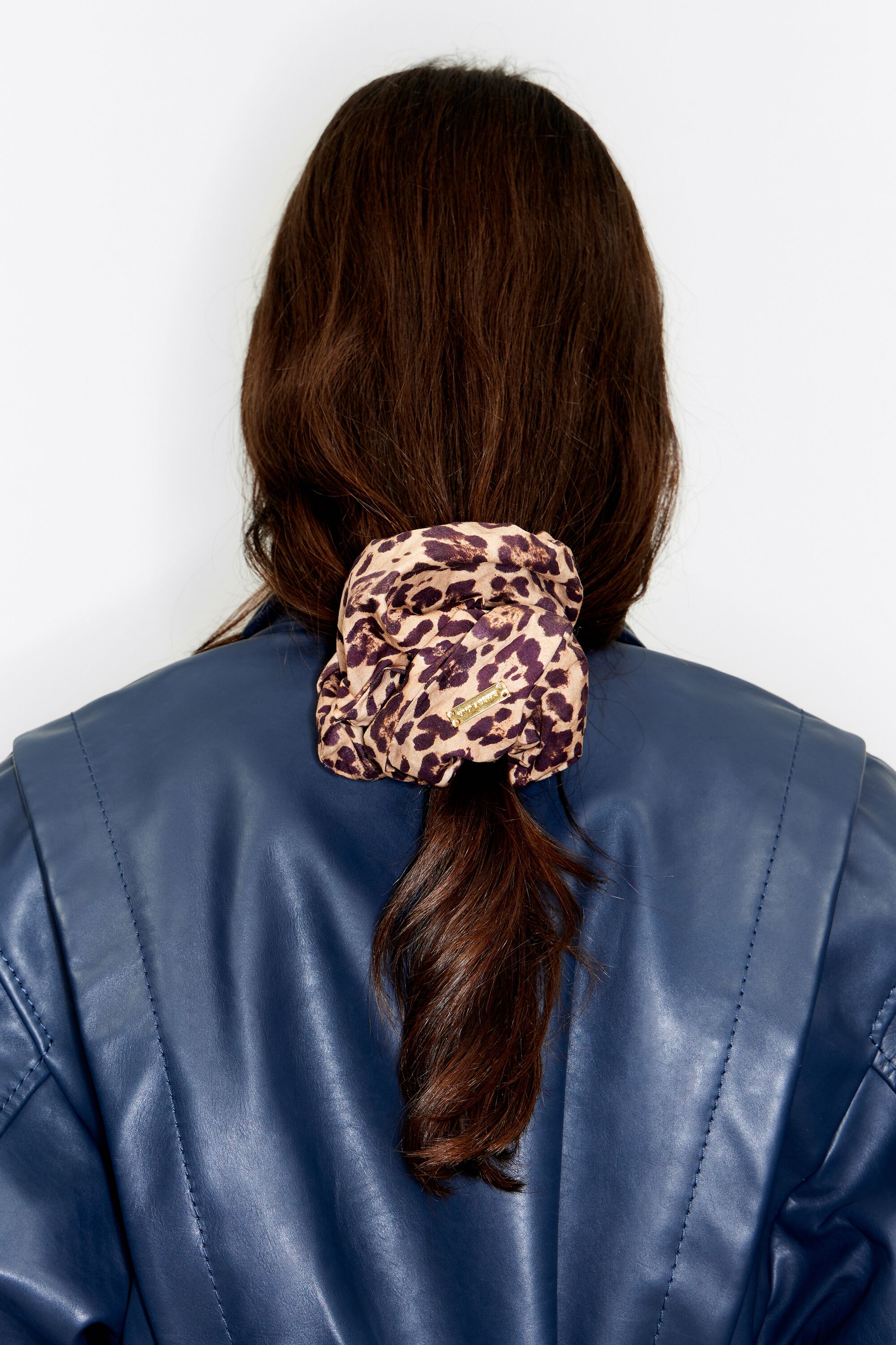 6.3 Inch Jumbo Scrunchies Leopard Elastic Hair Scrunchies Large Scrunchy  Girls Oversize Fashion Accessories Soft Ponytail Holder, Decoration Bun for  Women, Teens.(1 pc) 