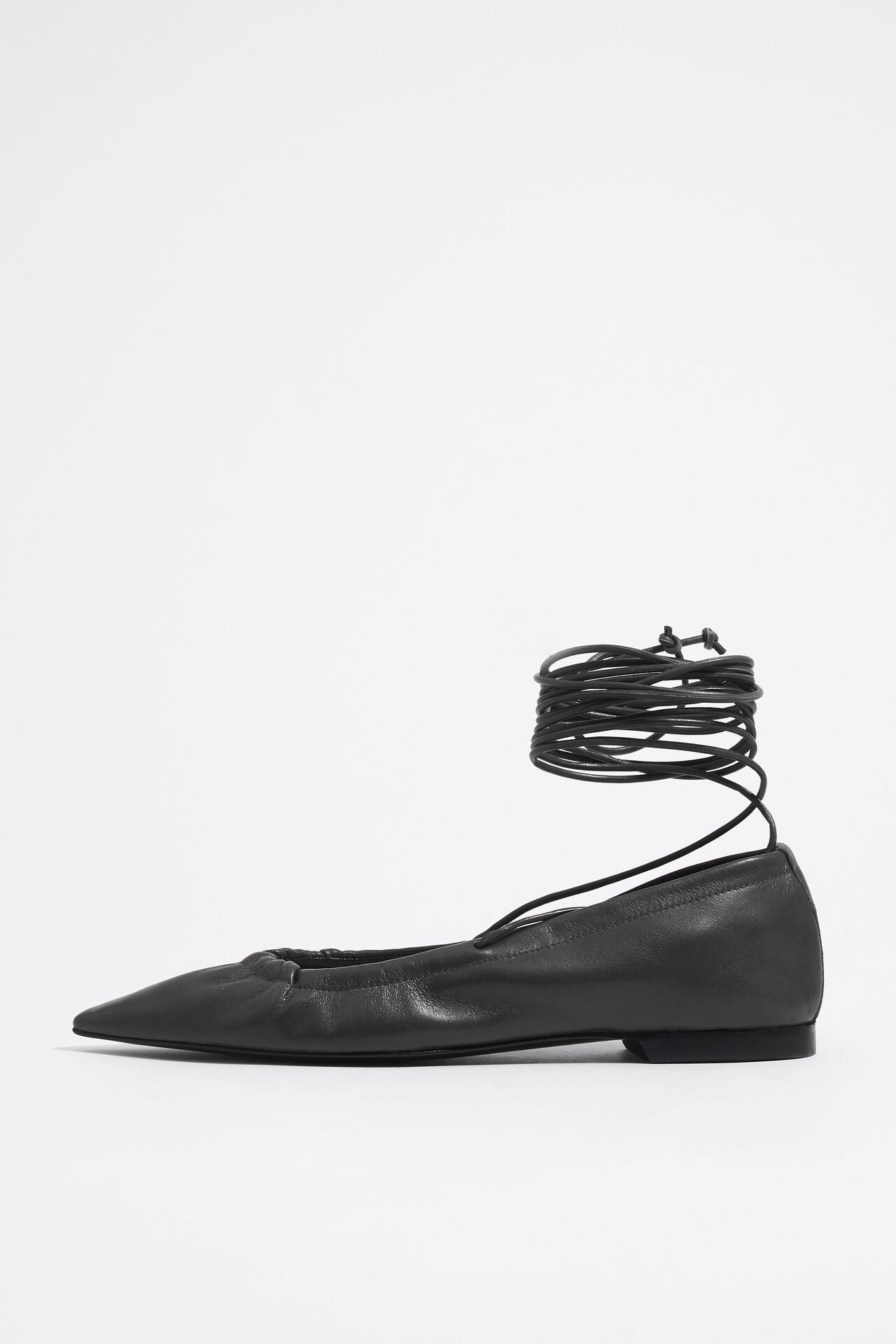 Bimba y Lola + Black flat lace-up leather shoe